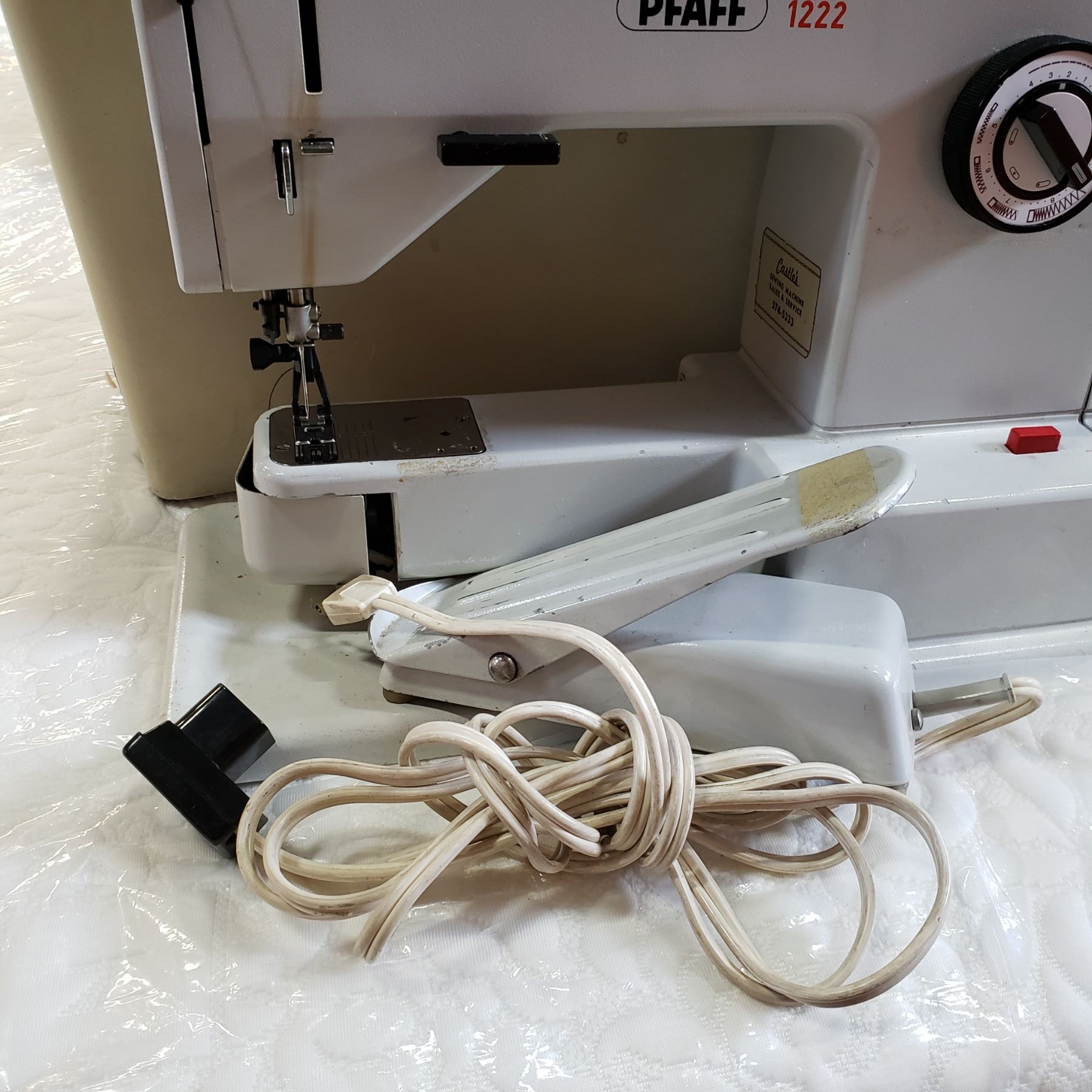 PFAFF 1222 SEWING MACHINE - Big Valley Auction PFAFF 1222 SEWING MACHINE - Big Valley Auction