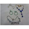 Image 2 : TRAY OF JEWELRY