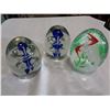 Image 2 : TRAY OF ART GLASS PAPER WEIGHTS