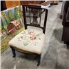 Image 1 : ANTIQUE NEEDLE POINT CHAIR