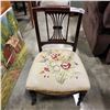 Image 2 : ANTIQUE NEEDLE POINT CHAIR