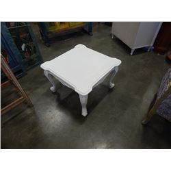 SQUARE WHITE ENDTABLE