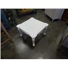 Image 1 : SQUARE WHITE ENDTABLE