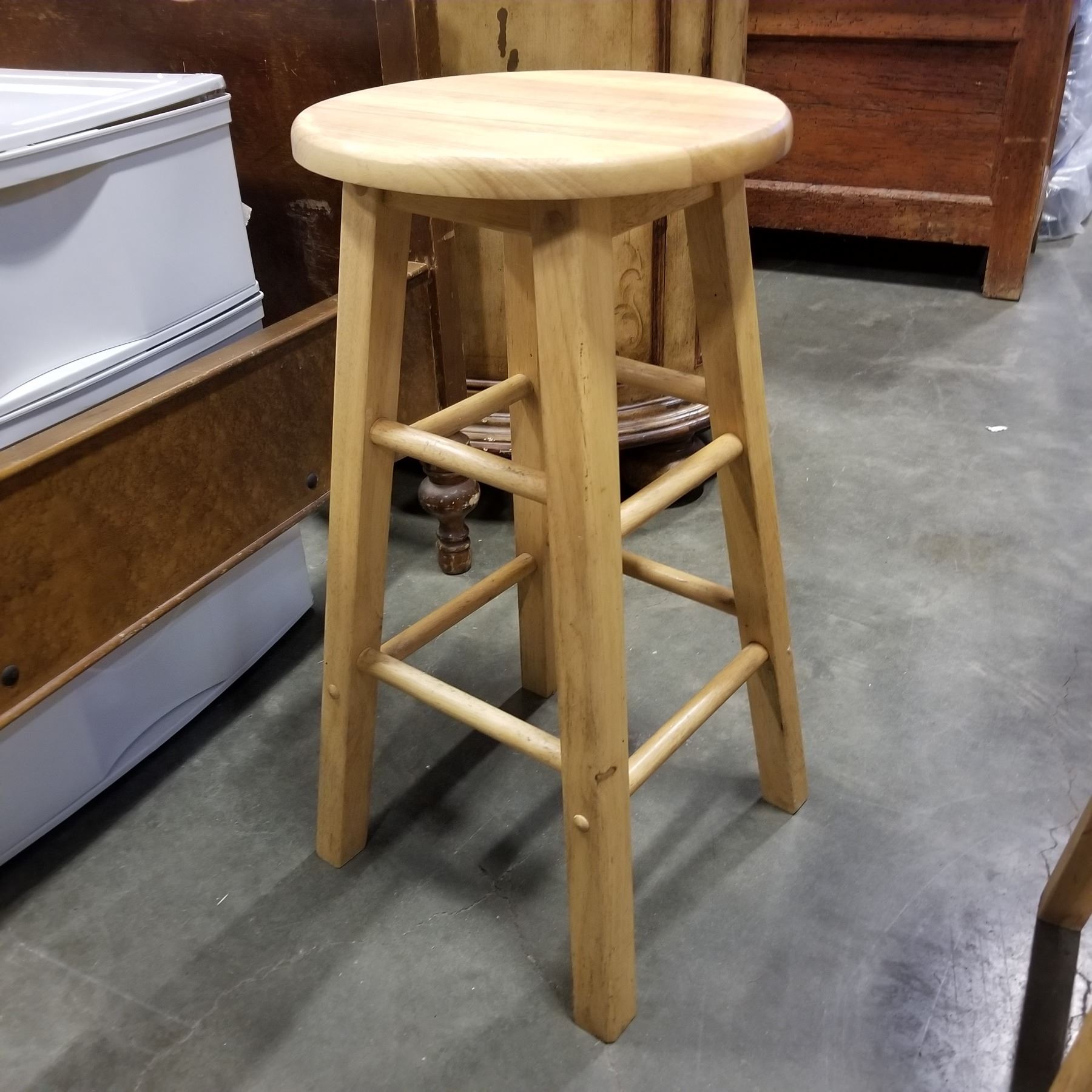 2 MAPLE BAR STOOLS - Big Valley Auction