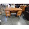 Image 2 : OAK DOUBLE PEDESTAL DESK W/ 7 DRAWERS