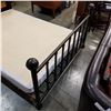 Image 2 : METAL QUEEN SIZE BED FRAME