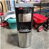 Image 2 : BLACK AND DECKER WATER COOLER, WORKING, HAS SMALL LEAK