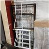 Image 1 : WHITE METAL DAY BED