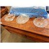 Image 1 : 2 GLASS BOWLS AND PEDESTAL DISH