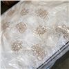 Image 2 : QUEENSIZE SEALY POSTUREPEDIC PRO BACK GOLD ELEGANCE EURO PLUSH TOP MATTRESS