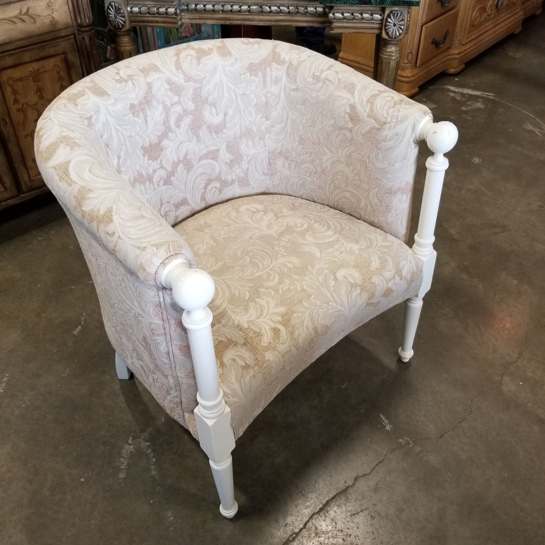 WHITE UPHOLSTERED BUCKET CHAIR - Big Valley Auction