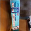 Image 2 : JAWS VINTAGE 500 PIECE MOVIE POSTER PUZZLE - COMPLETE