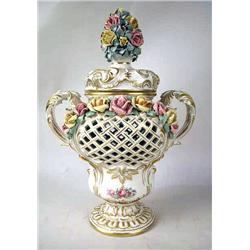 A POLYCHROME-DECORATED RETICULATED PORC