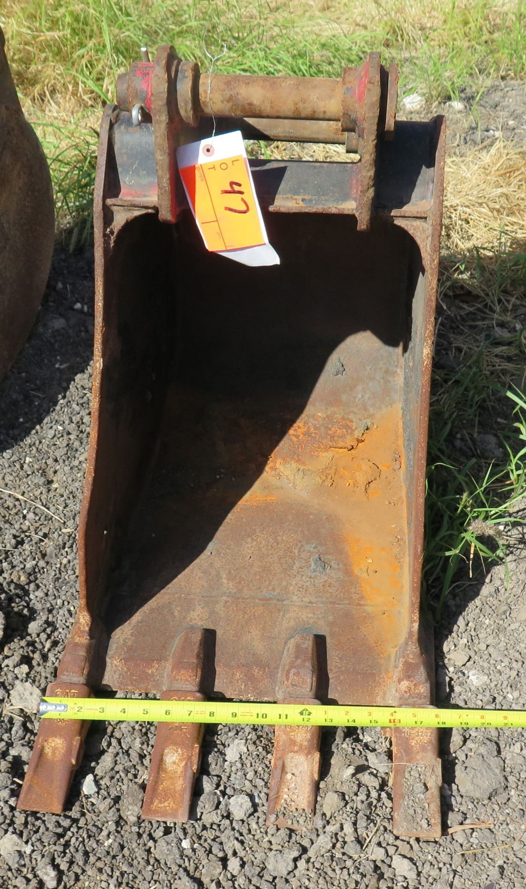 Cat 305 Bucket 16" - Oahu Auctions