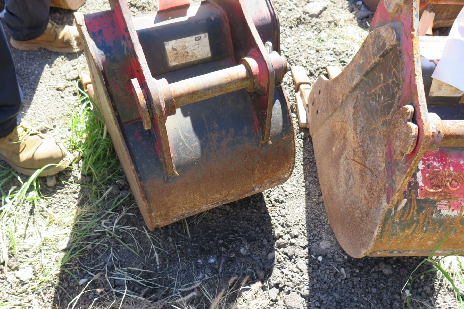 Cat 305 Bucket 16" - Oahu Auctions