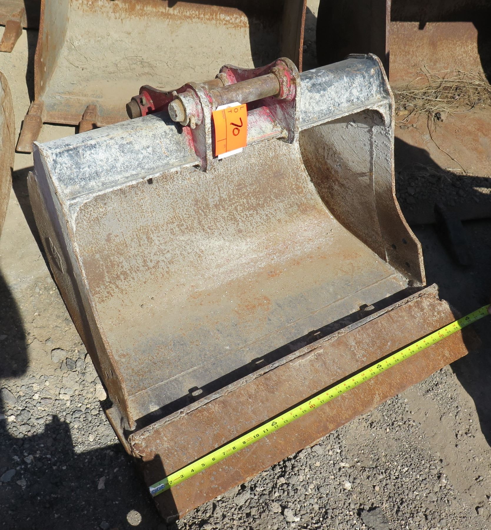 Cat 305 Bucket 36" - Oahu Auctions