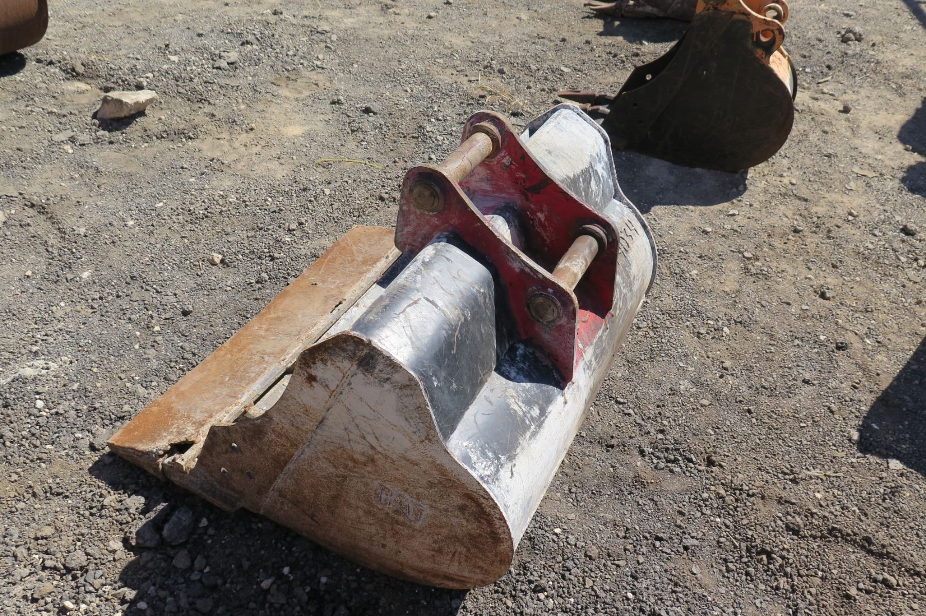 CAT 305 Bucket 36