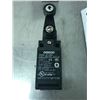 Image 2 : OMRON LIMIT SWITCH