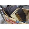 Image 1 : Box of Unsorted 78 RPM Record Albums w/Records