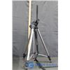 Image 1 : Vanguard Tripod