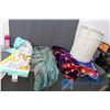 Image 1 : Blankets and Fabric Hamper