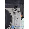 Image 4 : Technics Turntable