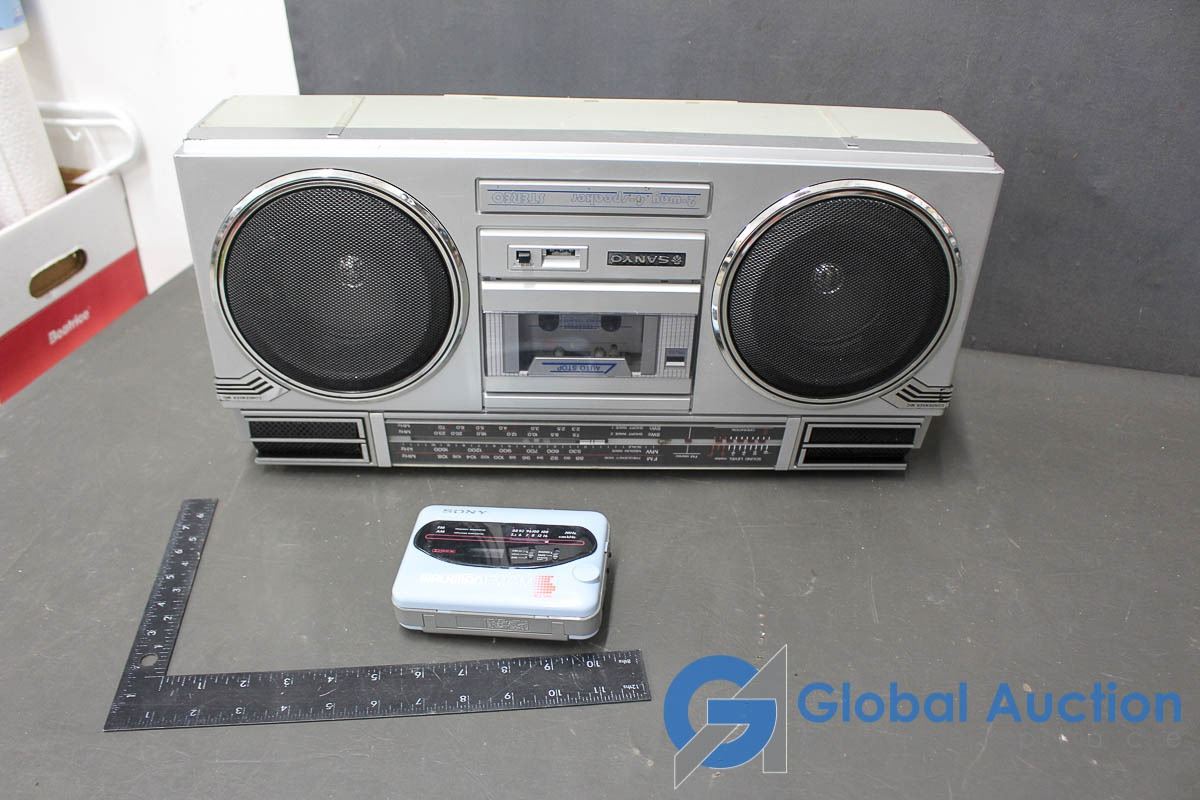 Boombox Ghettoblaster SANYO M-X 320 K / THOMSON MRK 472T Boombox Ghettoblaster SANYO M-X 320 K / THOMSON MRK 472T