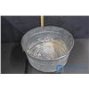 Image 2 : Vintage Galvanized Tub