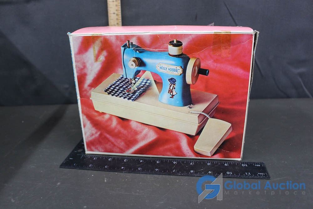 Holly Hobbie Sewing Machine Essentials Holly Hobbie Sewing Machine Essentials