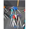 Image 4 : (8) Bundles of Scissors