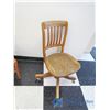 Image 4 : (2) Wood Chairs
