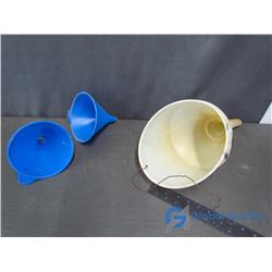 (3) Plastic Funnels