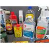 Image 5 : Stain Remover Kit and Household Cleaners