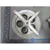 Image 4 : (3) Metal Pullies