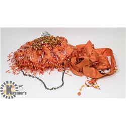 BOX W/DECORATIVE BEADED PURSE