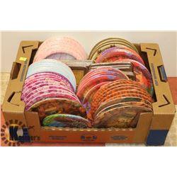 LOT OF PAPER PARTY PLATES.