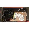 Image 1 : BOX WITH HAMILTON BEACHSLOW COOKER, CUISINART