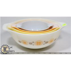 VINTAGE 4 PYREX BOWLS SET MUILT-COLOR