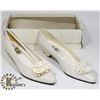 Image 1 : WOMEN'S BELICCI SHOES (SIZE 7)