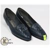 Image 1 : WOMENS' NATURALIZER SHOES (APPROX. SIZE 7-8)