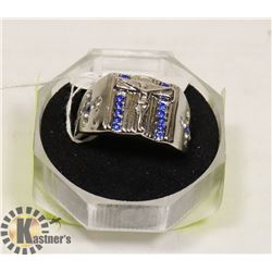 STERLING MENS CRUCIFIXION RING SIZE 10.