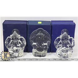 ASSORTED LOT OF CRYSTAL DISPLAYS.