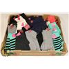 Image 1 : LOT OF ASSORTED GLOVES
