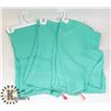 Image 1 : LOT OF 3 SCARFS.