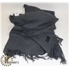 Image 1 : LOT OF 3 SCARFS.