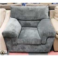 GREEN/GREY 44" FABRIC ARM CHAIR