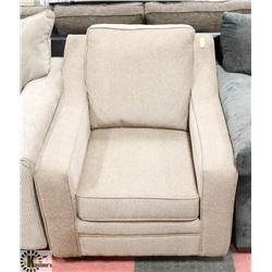 33" FABRIC ARM CHAIR