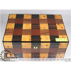 DECORATIVE WOOD HUMIDOR.