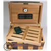Image 2 : DECORATIVE WOOD HUMIDOR.