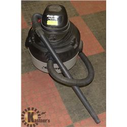 SHOPVAC 2.0 HP 5 GALLONS WET/DRY VAC.